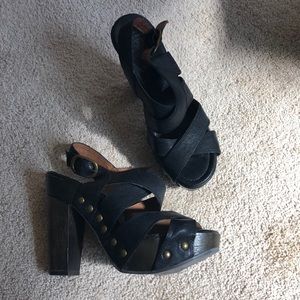 Lucky Brand block heals